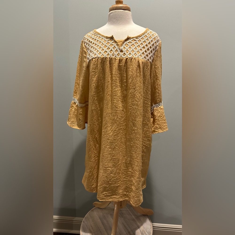 Hayden Los Angeles bell sleeve Mustard Color ladies size large dress